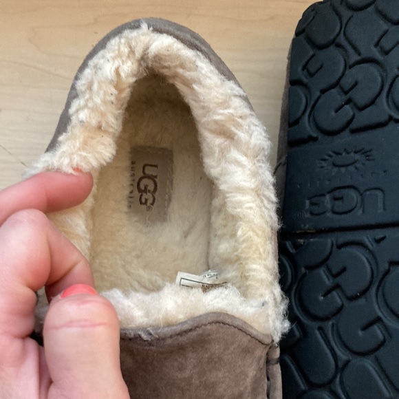 Mens UGG gray suede leather indoor outdoor slides in GUC minimal wear like new - Picture 4 of 8